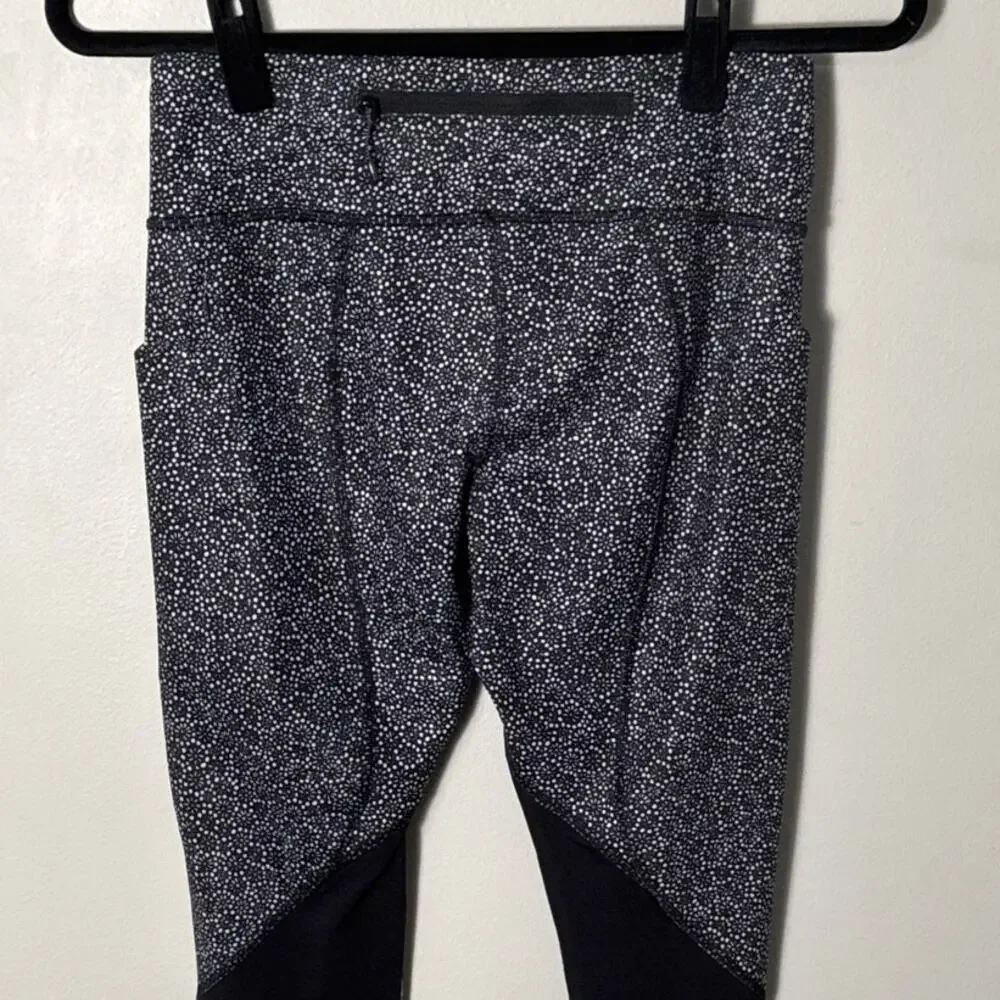 Lululemon Pace Rival Crop Freckle Flower Black‎ and White Print 22